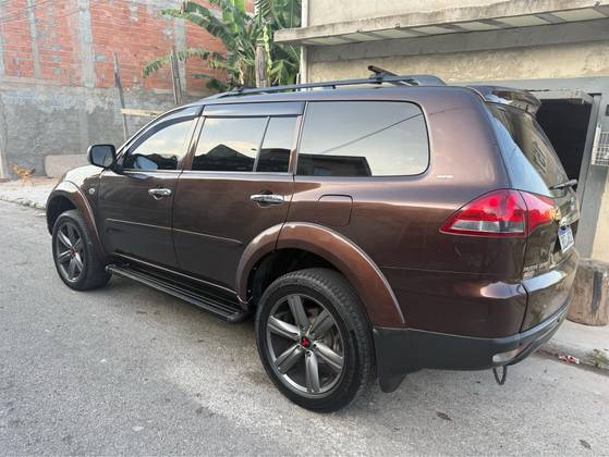 MITSUBISHI PAJERO DAKAR 3.2 HPE 4X4 7 LUGARES 16V TURBO INTERCOOLER DIESEL 4P AUTOMÁTICO